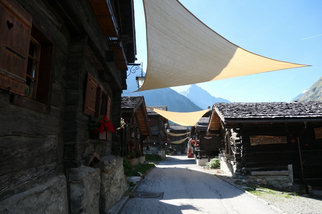 ロック・ド・ラ・ヴァッシュに登る: 「夫婦で歩くスイスアルプス